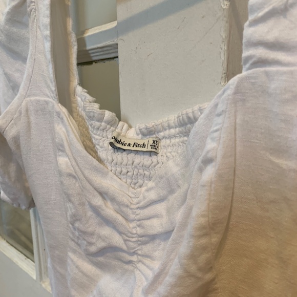 Abercrombie and Fitch Linen Puff Sleeve Top - Picture 2 of 2